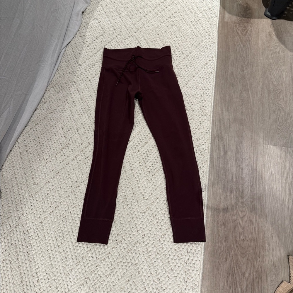 Vuori Daily Legging - Medium - Burgundy/wine color